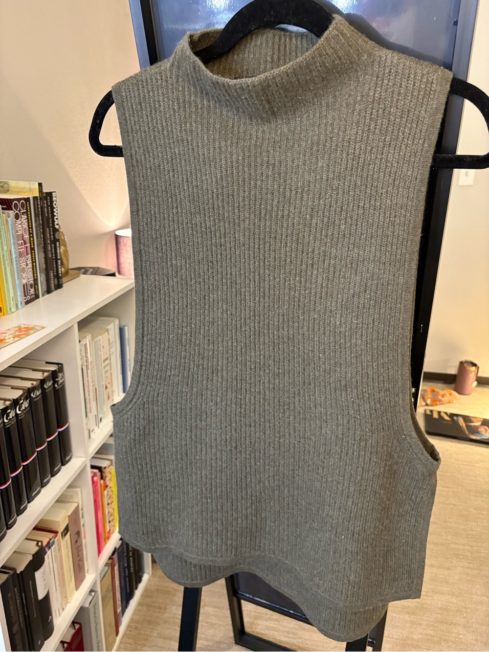 Skull Cashmere Mockneck Hi Low Vest Top Sleeveless - Picture 5 of 13